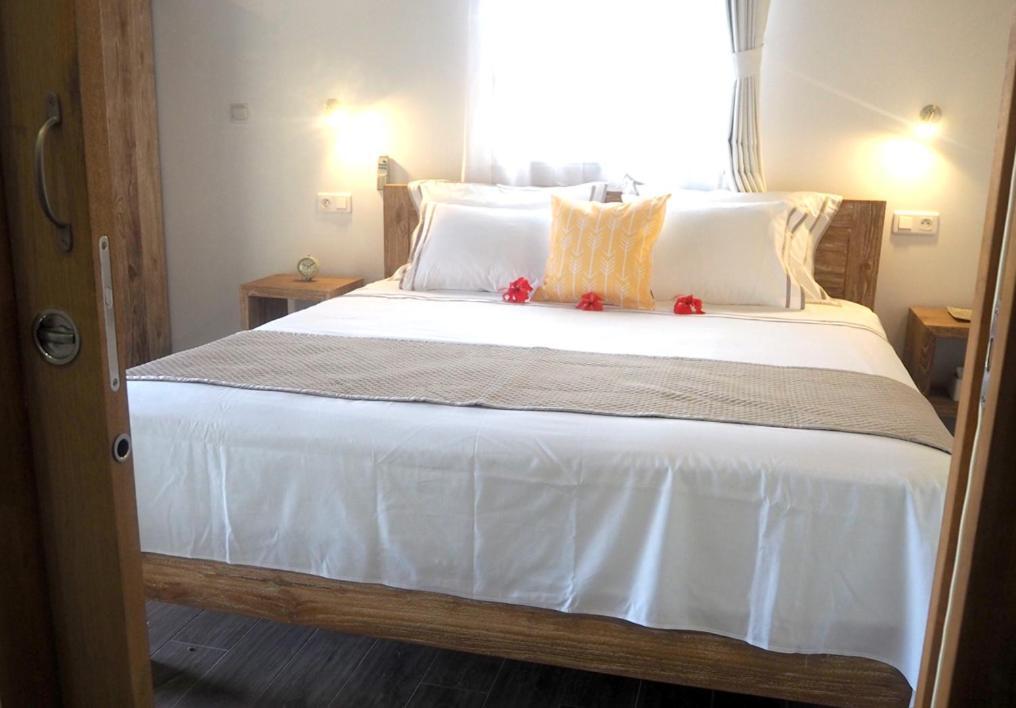 Fare Noanoa Hotel Paea ภายนอก รูปภาพ